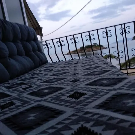 Vicky's Sea View * Неа-Перамос
