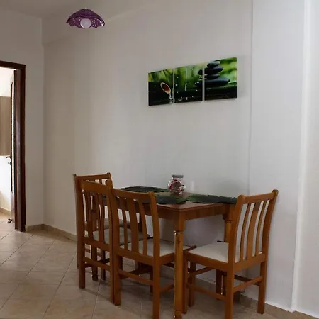 Vicky's Sea View *