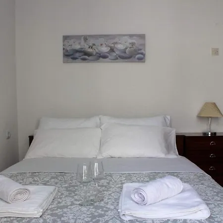Vicky's Sea View Апартаменты *